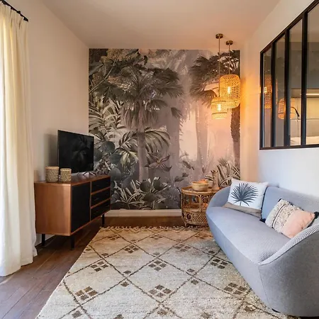 Apartment In St Raph